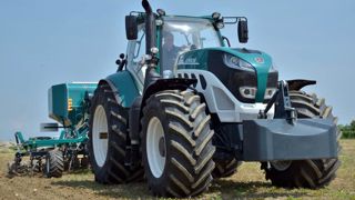 Les 6 cylindres débarquent en France Les 6 cylindres débarquent en France