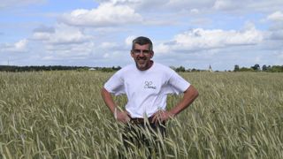 « Avec 74 ha cultivés, tout en production végétale, on est à la limite de la viabilité économique », explique Robert Girard. « Avec 74 ha cultivés, tout en production végétale, on est à la limite de la viabilité économique », explique Robert Girard.