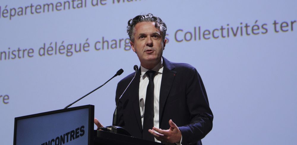 "Il pourrait y avoir des restrictions d'usage [de l'eau] qui se prendraient en novembre, décembre ou janvier, pour éviter de se retrouver dans le stress de mai", a déclaré Christophe Béchu.