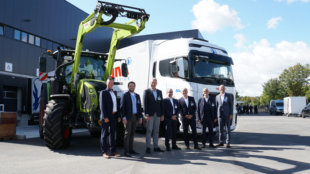 Dez gauche à droite : Andre Franz (Hellmann), Bastian Linnenbrink (Claas), Patrick Oestreich (Hellmann), Kai Gieselmann (Claas), Volker Sauerborn (Hellmann), Stefan Schulte (Claas), Sven Eisfeld (Hellmann) Dez gauche à droite : Andre Franz (Hellmann), Bastian Linnenbrink (Claas), Patrick Oestreich (Hellmann), Kai Gieselmann (Claas), Volker Sauerborn (Hellmann), Stefan Schulte (Claas), Sven Eisfeld (Hellmann)