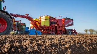 Grimme présente la Prios 440, sa nouvelle planteuse à pommes de terre de 4 rangs doté des dernières technologies de la marque Grimme présente la Prios 440, sa nouvelle planteuse à pommes de terre de 4 rangs doté des dernières technologies de la marque