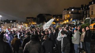 Des agriculteurs manifestent au Mans pour réclamer de meilleurs prix Des agriculteurs manifestent au Mans pour réclamer de meilleurs prix