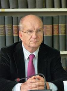 Les deux comités s’accordent sur la nécessaire concertation entre les parties prenantes pour optimiser l’organisation territoriale des productions GM et non-GM et la création d’un comité de suivi des impacts agronomiques, économiques et sociaux de la mise en culture d’Ogm.