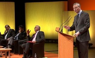 Bruno Le Maire a été chahuté par des agriculteurs en prononçant son discours de clôture. 