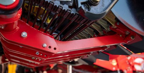 Trois positions sont prévues pour le boulon de cisaillement, placé sur le porte-soc. © Grimme