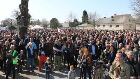2 000 personnes réunies contre les « anti-tout » 2 000 personnes réunies contre les « anti-tout »