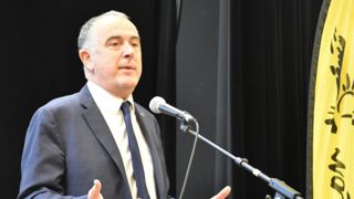 Une loi foncière discutée en mai Une loi foncière discutée en mai