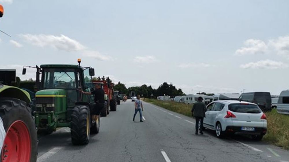 « Plus de 450 caravanes dans mon champ »