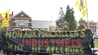 Manifestation contre un projet de poulailler Manifestation contre un projet de poulailler