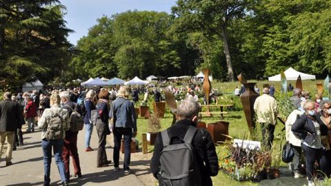 Une brise de liberté a soufflé fin mai parmi les 200 exposants de la Fête des plantes de Saint-Jean-de-Beauregard, heureux de retrouver enfin collègues et clients. ©I. Cordier