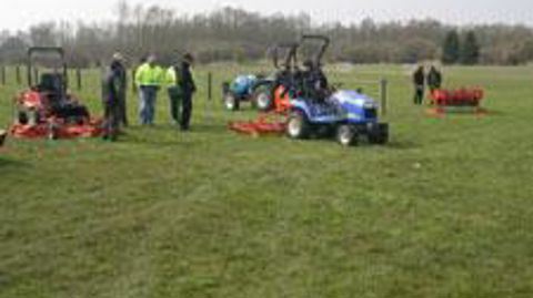 Etesia et son distributeur dans le Nord, Patoux, ont proposé, début avril, trois journées de démonstration de matériel pour l'entretien des pelouses ou la gestion différenciée des espaces verts. ©Claude Thiery 