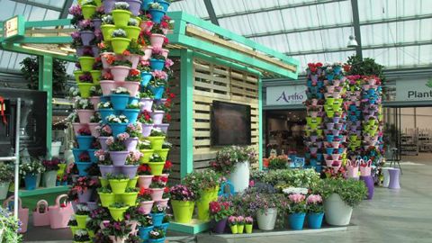 ©Odile Maillard La verrière/pyramide du veiling FloraHolland permettait de mettre en avant poteries 