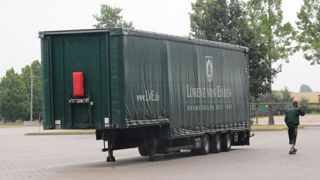 Les enregistrements des véhicules assujettis à l'écotaxe poids lourds des « redevables abonnés » débutent en juillet. ©Valérie Vidril Les enregistrements des véhicules assujettis à l'écotaxe poids lourds des « redevables abonnés » débutent en juillet. ©Valérie Vidril Les enregistrements des véhicules assujettis à l'écotaxe poids lourds des « redevables abonnés » débutent en juillet. ©Valérie Vidril Les enregistrements des véhicules assujettis à l'écotaxe poids lourds des « redevables abonnés » débutent en juillet. ©Valérie Vidril