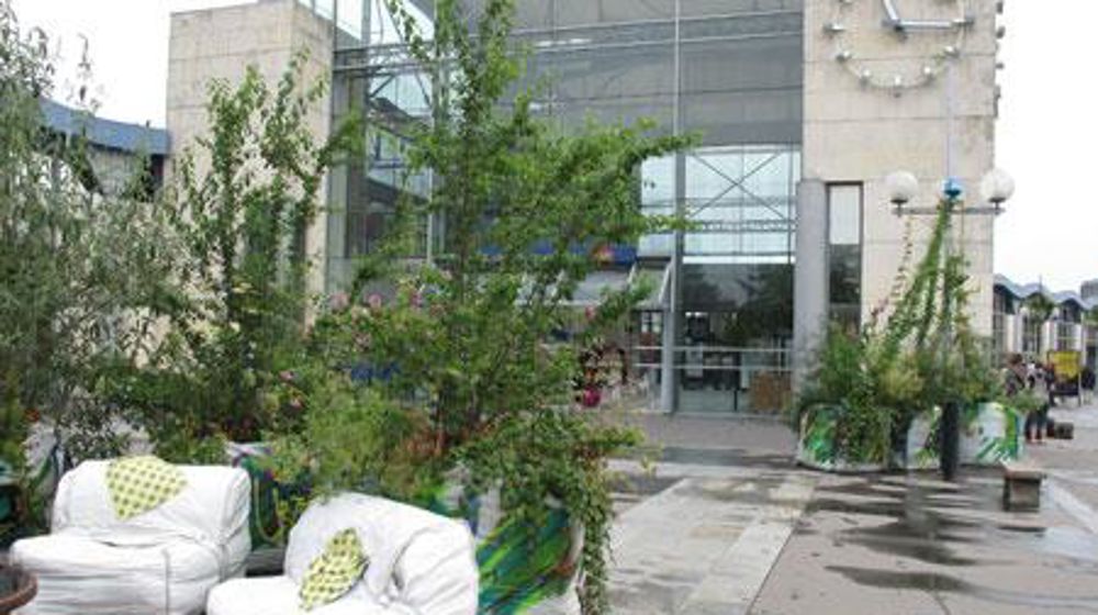 Un Salon Vert à la sortie de la gare SNCF de Nantes. Un Salon Vert à la sortie de la gare SNCF de Nantes. Un Salon Vert à la sortie de la gare SNCF de Nantes. Un Salon Vert à la sortie de la gare SNCF de Nantes.