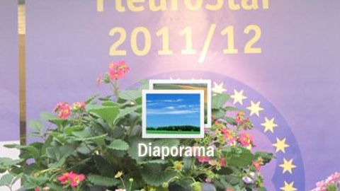 01. Fragaria x ananassa Duch. ‘Toscana' Deep Rose. Ce cultivar à fleurs rose bien soutenu et à fruits coniques surprenants, est à planter en vasques, jardinières ou en pleine terre. Même s'il existe déjà des fraisiers à fleurs et fruits décoratifs, le jury a considéré que ce cultivar rose foncé disposait d'un fort potentiel, d'autant que les plantes fruitières ornementales sont particulièrement en vogue en ce moment. C'est une obtention de Gé Bentvelsen, propriétaire de la société ABZ Seeds, à A