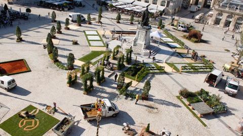 Jusqu'au dimanche 3 novembre, les parterres décorés et fleuris du jardin éphémère de Nancy, sur la place Stanislas, entraîneront le visiteur au coeur de la Renaissance.©Pascal Fayolle Jusqu'au dimanche 3 novembre, les parterres décorés et fleuris du jardin éphémère de Nancy, sur la place Stanislas, entraîneront le visiteur au coeur de la Renaissance.©Pascal Fayolle