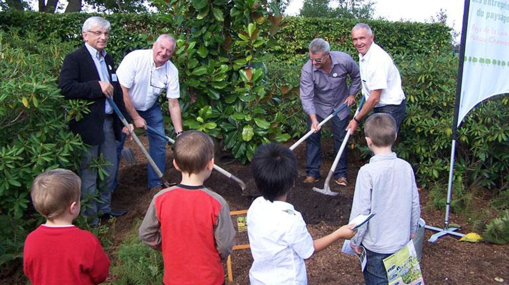 Un Magnolia grandiflora ‘Mont-Blanc' a été choisi comme symbole du cinquantenaire Unep.(c)Unep Un Magnolia grandiflora ‘Mont-Blanc' a été choisi comme symbole du cinquantenaire Unep.(c)Unep