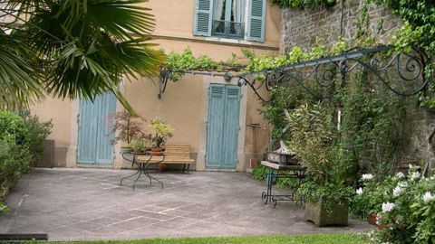 Les petits travaux de jardinage effectués, même à titre accessoire, par les auto-entrepreneurs qui pratiquent en « multiservice » sont dans le collimateur de l'Unep.©Claude Thiery Les petits travaux de jardinage effectués, même à titre accessoire, par les auto-entrepreneurs qui pratiquent en « multiservice » sont dans le collimateur de l'Unep.©Claude Thiery