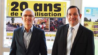 Bernard Lannes, de la Coordination Rurale (à gauche), et Max Bauer, pour l'Uniphor, ont scellé, le 4 décembre, à Saint-Malo leur rapprochement. ©Uniphor Bernard Lannes, de la Coordination Rurale (à gauche), et Max Bauer, pour l'Uniphor, ont scellé, le 4 décembre, à Saint-Malo leur rapprochement. ©Uniphor Bernard Lannes, de la Coordination Rurale (à gauche), et Max Bauer, pour l'Uniphor, ont scellé, le 4 décembre, à Saint-Malo leur rapprochement. ©Uniphor Bernard Lannes, de la Coordination Rurale (à gauche), et Max Bauer, pour l'Uniphor, ont scellé, le 4 décembre, à Saint-Malo leur rapprochement. ©Uniphor
