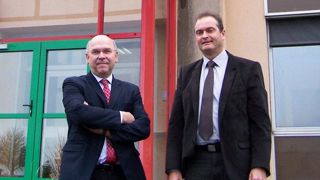 « L'avenir passe par la création de partenariats avec la distribution », affirment Yves Gidoin (à gauche), directeur, et Christophe Thibault, président de Fleuron d'Anjou. ©Anne Mabire « L'avenir passe par la création de partenariats avec la distribution », affirment Yves Gidoin (à gauche), directeur, et Christophe Thibault, président de Fleuron d'Anjou. ©Anne Mabire