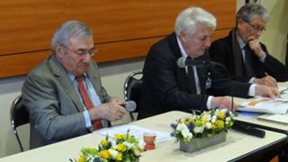 Dans le cadre du Salon du Végétal, MM. Antonini (au premier plan), Pt de Plantes & Cité, Douard (à sa gauche), président de Val'Hor et François Colson (au fond), Secrétaire général de Plantes & Cité, ont présenté une étude sur les bienfaits du végétal en ville. ©Claude Thiery Dans le cadre du Salon du Végétal, MM. Antonini (au premier plan), Pt de Plantes & Cité, Douard (à sa gauche), président de Val'Hor et François Colson (au fond), Secrétaire général de Plantes & Cité, ont présenté une étude Dans le cadre du Salon du Végétal, MM. Antonini (au premier plan), Pt de Plantes & Cité, Douard (à sa gauche), président de Val'Hor et François Colson (au fond), Secrétaire général de Plantes & Cité, ont présenté une étude sur les bienfaits du végétal en ville. ©Claude Thiery Dans le cadre du Salon du Végétal, MM. Antonini (au premier plan), Pt de Plantes & Cité, Douard (à sa gauche), président de Val'Hor et François Colson (au fond), Secrétaire général de Plantes & Cité, ont présenté une étude