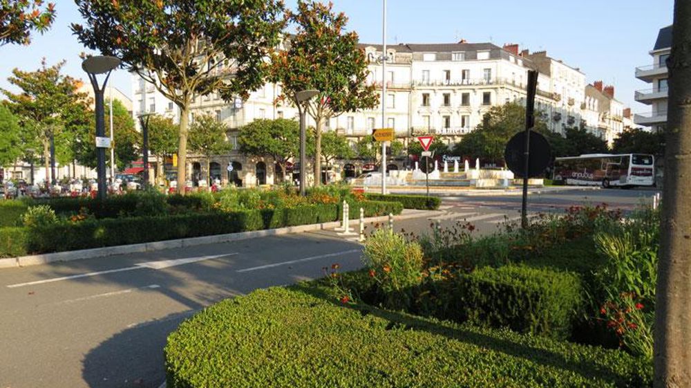 Angers est la première ville verte de France selon le classement établi récemment par l'Unep. Et cela se voit dès la sortie de la gare SNCF !(c)Pascal Fayolle Angers est la première ville verte de France selon le classement établi récemment par l'Unep. Et cela se voit dès la sortie de la gare SNCF !(c)Pascal Fayolle
