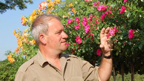 François Félix, passionné de roses et depuis le 19 juin, président de la Fédération nationale des producteurs de l'horticulture et des pépinières (FNPHP). ©Felix François Félix, passionné de roses et depuis le 19 juin, président de la Fédération nationale des producteurs de l'horticulture et des pépinières (FNPHP). ©Felix