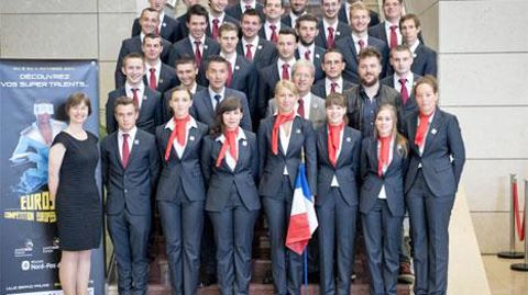 Le 11 juillet dernier, l'équipe de France (35 jeunes de moins de 25 ans) s'est préparée aux compétitions européennes des métiers dans 29 professions.(c)EuroSkills Le 11 juillet dernier, l'équipe de France (35 jeunes de moins de 25 ans) s'est préparée aux compétitions européennes des métiers dans 29 professions.(c)EuroSkills