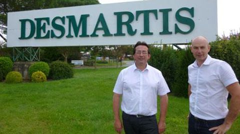 Patrick Chassagne (à droite) et Dominique Audy président désormais aux destinées des pépinières Desmartis. Leur premier objectif est « d'adapter la production aux quantités vendues ». © Desmartis Patrick Chassagne (à droite) et Dominique Audy président désormais aux destinées des pépinières Desmartis. Leur premier objectif est « d'adapter la production aux quantités vendues ». © Desmartis