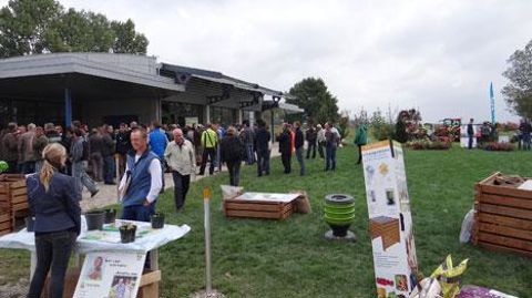 L'une des raisons de la réussite de Salonvert tient à son allée unique qui offre aux 500 marques présentes une parfaite exposition auprès des visiteurs.(c)Pascal Fayolle   L'une des raisons de la réussite de Salonvert tient à son allée unique qui offre aux 500 marques présentes une parfaite exposition auprès des visiteurs.(c)Pascal Fayolle  