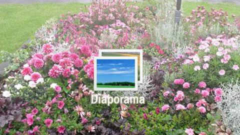 01. ABZ Seeds. Fraises Fragaria x ananassa ‘Toscana' à valeur ornementale et gustative, primée FleuroStar 2011/12. Elles sont présentées en jardinières à bord spécial pour optimiser leur port retombant.