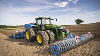 © John Deere © John Deere