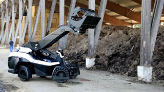 Le robot Loadix est conçu pour effectuer les tâches relatives à la manutention du fumier. Le robot Loadix est conçu pour effectuer les tâches relatives à la manutention du fumier.