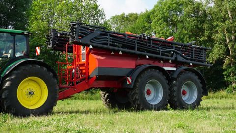 Horsch : un proto d’épandeur d’engrais pneumatique hors-normes Leeb Xeric 14FS Horsch : un proto d’épandeur d’engrais pneumatique hors-normes Leeb Xeric 14FS