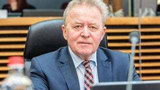Janusz Wojciechowski a appelé la Commission européenne à défendre les agriculteurs ukrainiens qui ont assuré la sécurité alimentaire mondiale. Janusz Wojciechowski a appelé la Commission européenne à défendre les agriculteurs ukrainiens qui ont assuré la sécurité alimentaire mondiale.