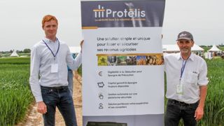 Les bonnes années, le site informe l’agriculteur de ses « droits à déduire », expliquaient Maxime Jouannin (à gauche) et Franck Roger, de la coopérative NatUp, lors des outdoor 2019, le 22 mai dernier. Le projet a obtenu le feu vert de l’Administration le mercredi 19 juin 2019 et le site a été mis en ligne le 21 juin. © A. Dufumier Les bonnes années, le site informe l’agriculteur de ses « droits à déduire », expliquaient Maxime Jouannin (à gauche) et Franck Roger, de la coopérative NatUp, lors des outdoor 2019, le 22 mai dernier. Le projet a obtenu le feu vert de l’Administration le mercredi 19 juin 2019 et le site a été mis en ligne le 21 juin. © A. Dufumier