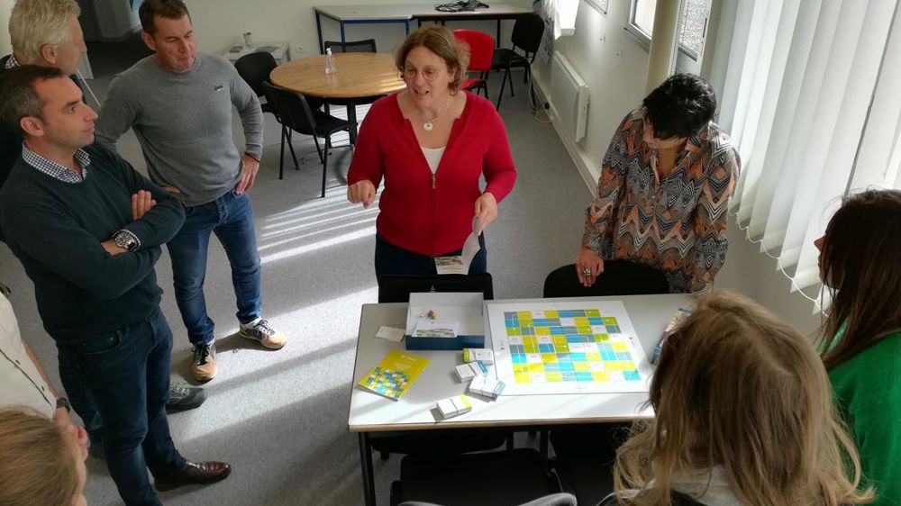 Fin septembre à Rennes, autour du jeu Cap’cuma, les animateurs Cuma de l’Ouest ont suivi une formation sur les charges de mécanisation. © FRCuma Ouest