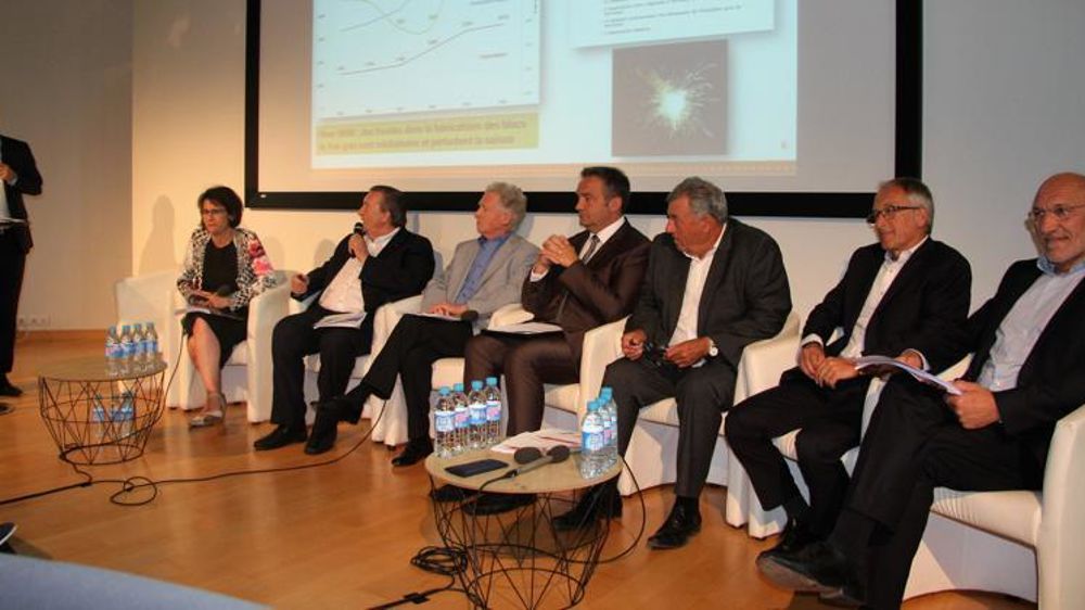 Marie-Pierre Pee, directrice du Cifog, Jean-Pierre Darvogne, codirecteur du Cifog, et les anciens présidents du Cifog réunis pour les 30 ans de l’interprofession : Marcel Saint Cricq, Xavier Gaudio, Alain Labarthe, Christohpe Barrailh, Jean Schwebel. © H. Quenin