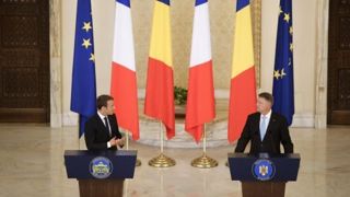 Emmanuel Macron, lors de la conférence de presse conjointe avec le président roumain. © Présidence de la République Emmanuel Macron, lors de la conférence de presse conjointe avec le président roumain. © Présidence de la République