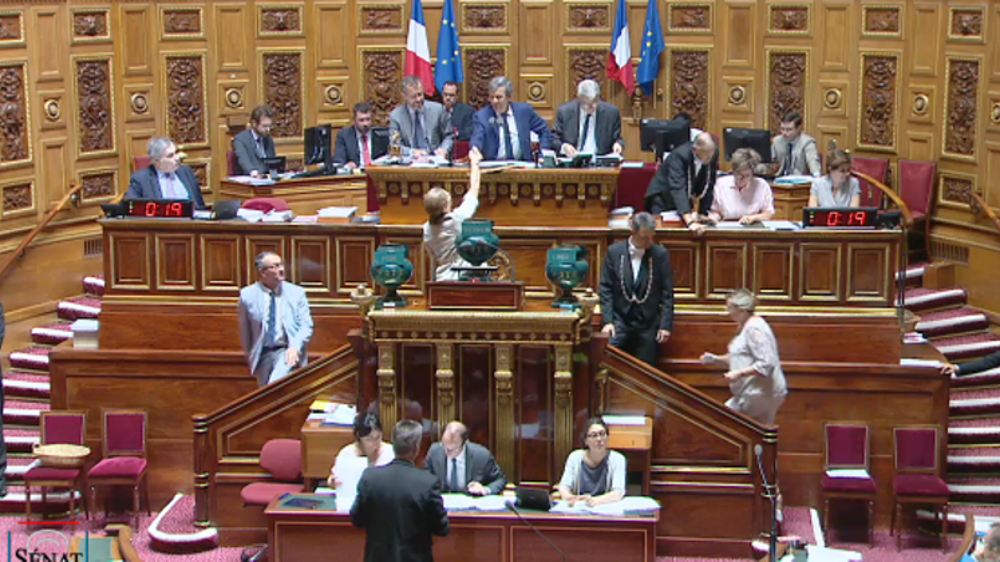 Les sénateurs se retrouveront lundi pour terminer l’examen du texte.