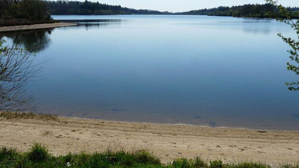 Retenue d’eau de Mialet en Dordogne. © PèreIgor/Wikipédia