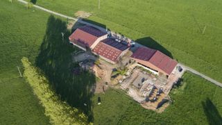 Pour Jeunes Agriculteurs, « à l’heure où les dérives se multiplient en matière foncière (accaparement, captation du foncier par des fonds d’investissement), on ne peut tolérer une politique des firmes détruisant une politique des fermes ». © C. Faimali/GFA Pour Jeunes Agriculteurs, « à l’heure où les dérives se multiplient en matière foncière (accaparement, captation du foncier par des fonds d’investissement), on ne peut tolérer une politique des firmes détruisant une politique des fermes ». © C. Faimali/GFA