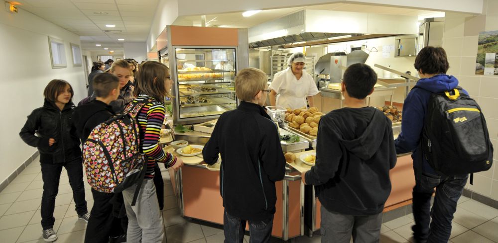 65 % des parents souhaitent des « solutions alternatives innovantes de la part des pouvoirs publics pour éviter de payer plus cher la cantine de leur enfant ».