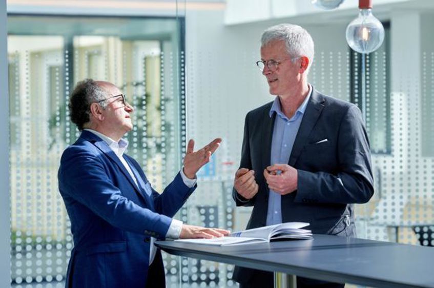 Christian Griner et Guy Le Bars, respectivement directeur et président d’Even, annoncent un résultat positif et donc des ristournes pour les adhérents.