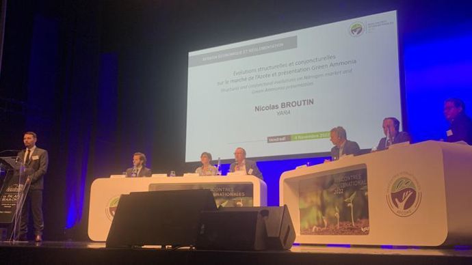 De gauche à droite : Nicolas Broutin (Yara France), Étienne Achart (Ifa), Estelle Vallin (Afcome), Patrick Loizon (UDCA), Josef Wiesel (K + S), Franz Prieschl (ICL), Guillaume Dandoy (Area). © R. FOURREAUX