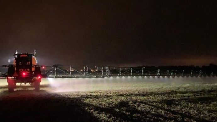 Une cinquantaine d’agriculteurs se sont retrouvés dans les champs, dans la soirée du 13 octobre, à l’invitation du Groupe Carré.