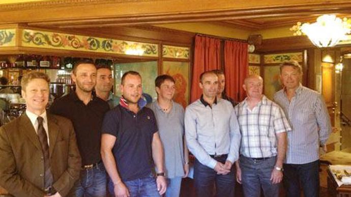 De gauche à droite, Thierry Momont (Gnis), Stéphane Feuillassier (Alpesud), Benoît Saget (agriculteur mayennais), Mickaël Juran (agriculteur des Alpes-de-Haute-Provence), Karine Soetaert (agricultrice dans l'Oise), Jean-Marie Forge (Ucac), Elie Cherrier (Axéréal), Denis Laubert (agriculteur du Loir-et-Cher), Rémi Landelle (Cam). © IE/GFA De gauche à droite, Thierry Momont (Gnis), Stéphane Feuillassier (Alpesud), Benoît Saget (agriculteur mayennais), Mickaël Juran (agriculteur des Alpes-de-Haute-