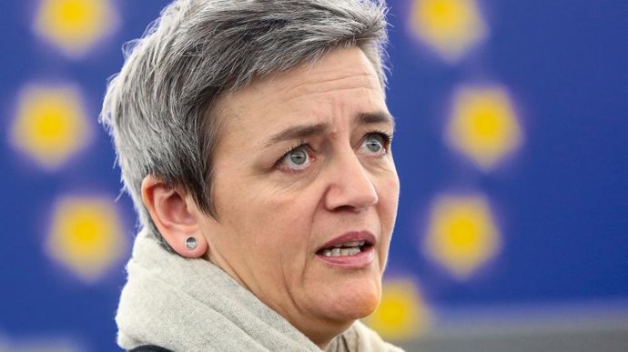Interpellée sur les risques de la fusion sur la santé humaine, l'environnement ou encore la sécurité alimentaire, Margrethe Vestager, commissaire chargée de la politique de concurrence, a répondu : « Notre appréciation se limite aux questions de concurrence. »F. MARVAUX