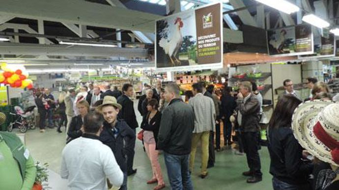 Plus de quatre-vingts personnes étaient présentes lors de l'inauguration du tout nouveau rayon sous la marque « Les Sens du Terroir ». Plus de quatre-vingts personnes étaient présentes lors de l'inauguration du tout nouveau rayon sous la marque « Les Sens du Terroir ».