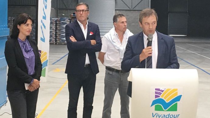 Le nouvel entrepôt de l'usine de semences Vivadour, à Riscle (Gers), a été inauguré, le 6 septembre, en présence de Catherine Séguin, préfète du département, Franck Clavier, DG de Vivadour, Bernard Nabarro, directeur semences et Jean-Marc Gassiot-Bitalis, président.VIVADOUR
